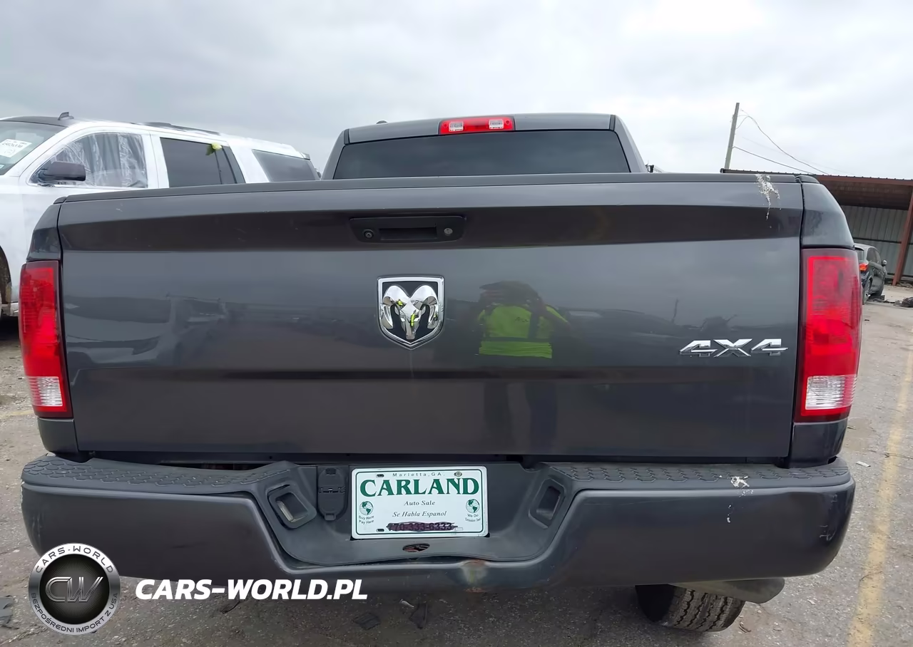 2017 Ram 1500 Express 4X4 6'4 Box VIN:1C6RR7FG3HS732592 - 16