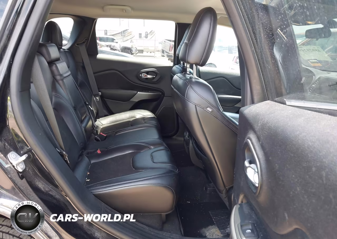 2019 Jeep Cherokee Latitude Plus Fwd VIN:1C4PJLLB1KD324497 - 8