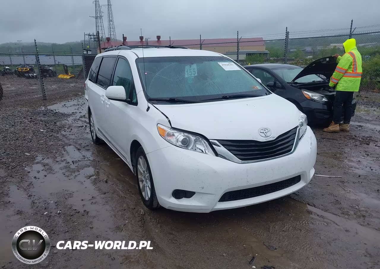 2013 Toyota Sienna Le 7 Passenger