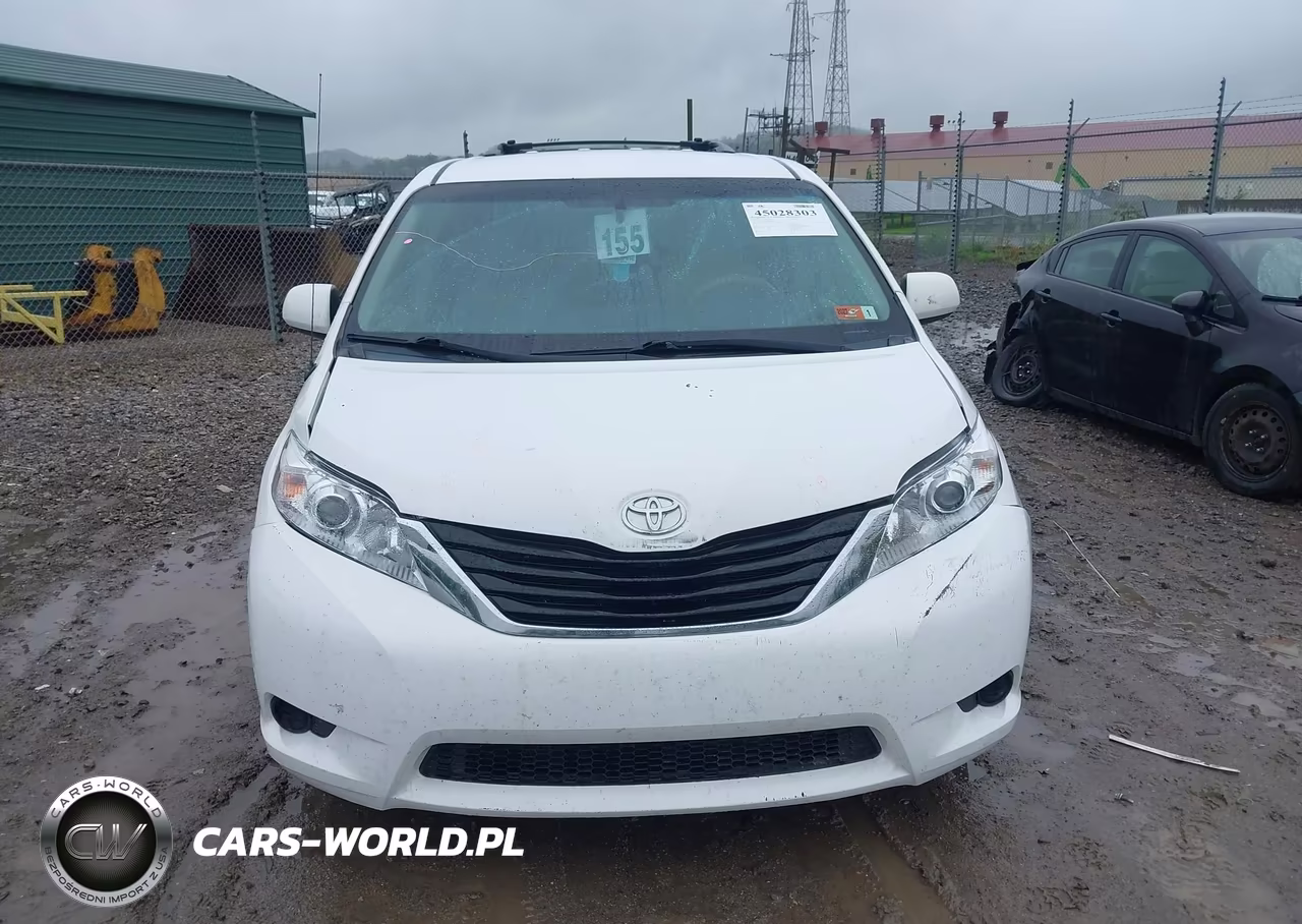 2013 Toyota Sienna Le 7 Passenger VIN:5TDJK3DCXDS057989 - 12
