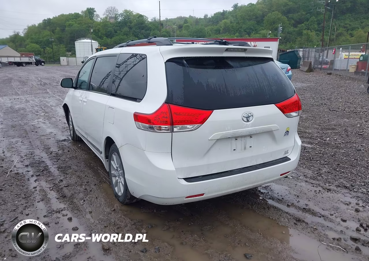 2013 Toyota Sienna Le 7 Passenger VIN:5TDJK3DCXDS057989 - 3