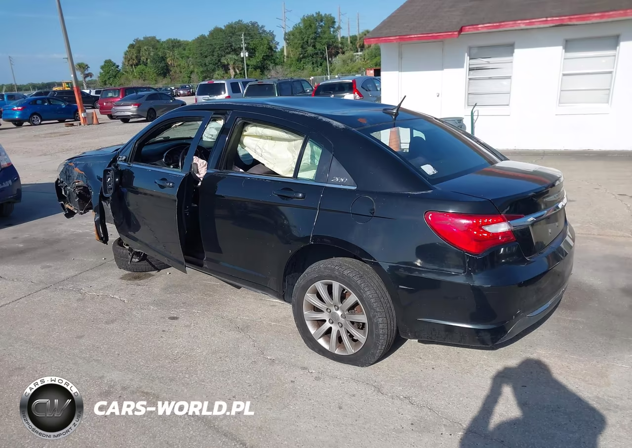 2014 Chrysler 200 Touring VIN:1C3CCBBB9EN128895 - 3