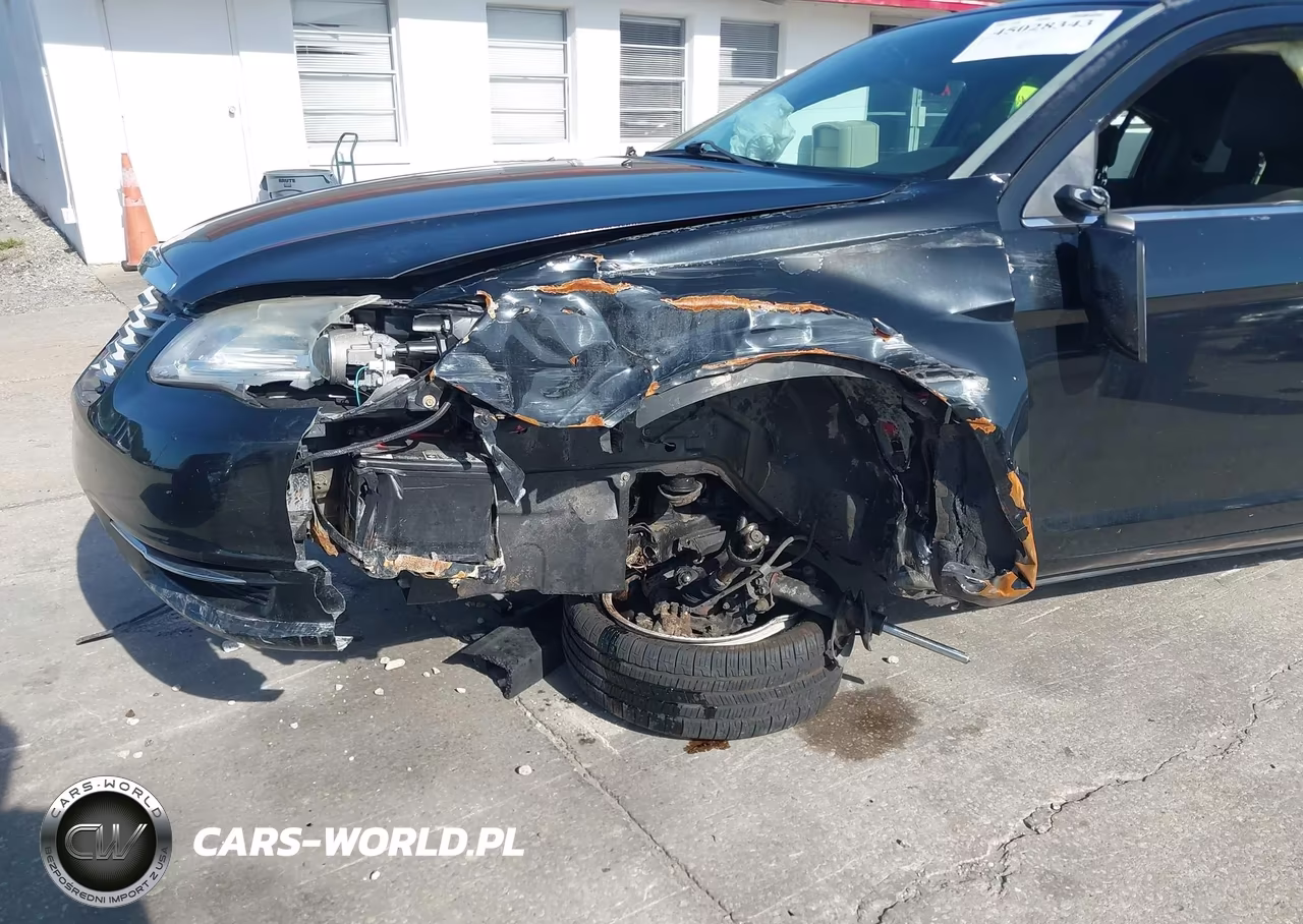 2014 Chrysler 200 Touring VIN:1C3CCBBB9EN128895 - 6