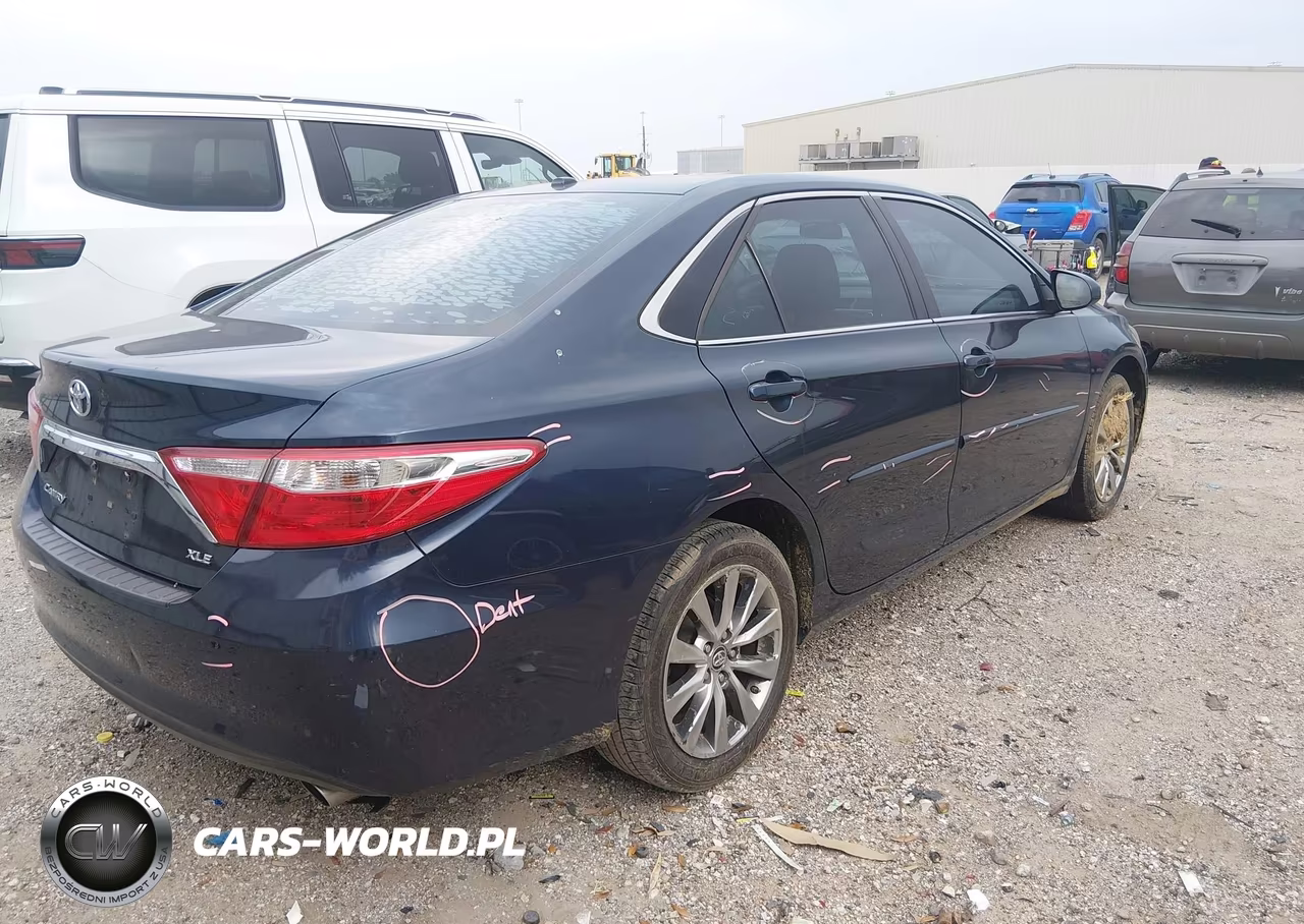 2016 Toyota Camry Xle VIN:4T1BF1FK7GU559758 - 4