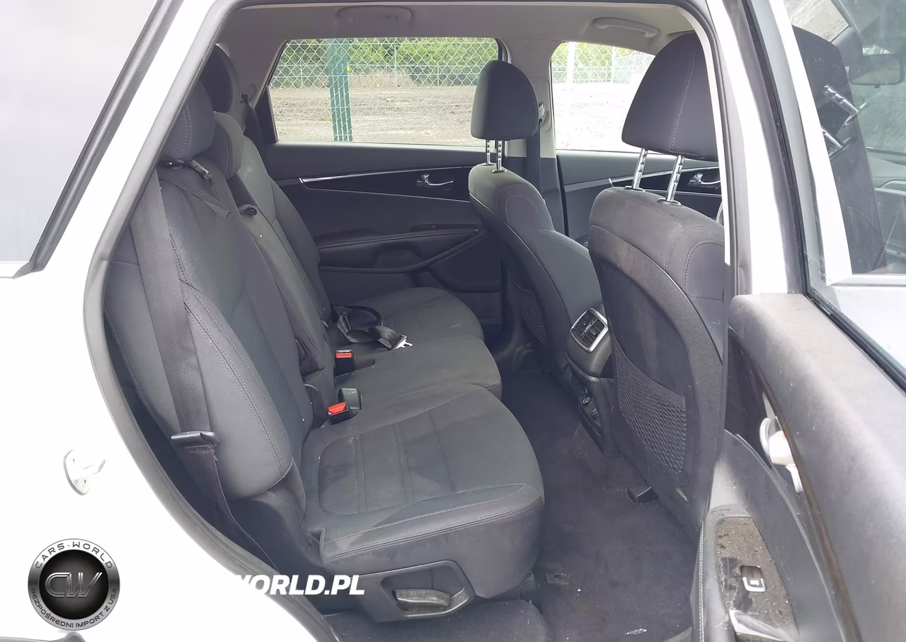2019 Kia Sorento 3.3L Lx VIN:5XYPGDA52KG565231 - 8