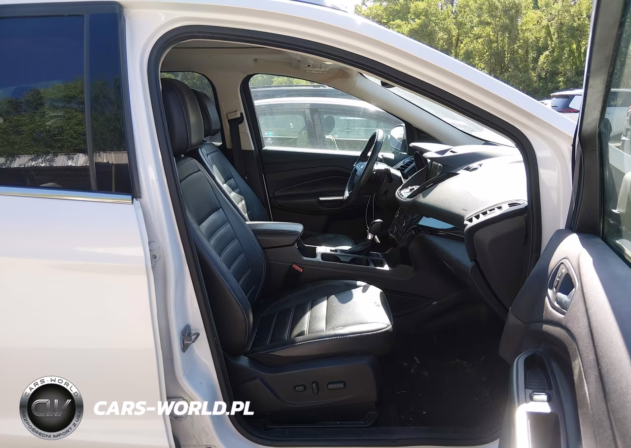 2017 Ford Escape Titanium VIN:1FMCU9J90HUA38718 - 5