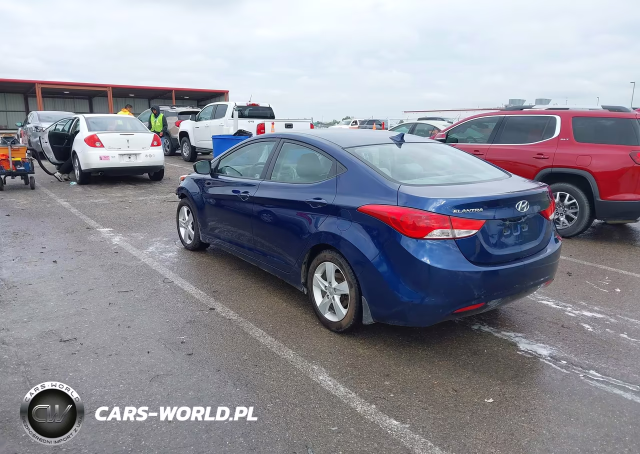 2013 Hyundai Elantra Gls VIN:KMHDH4AE7DU778947 - 3