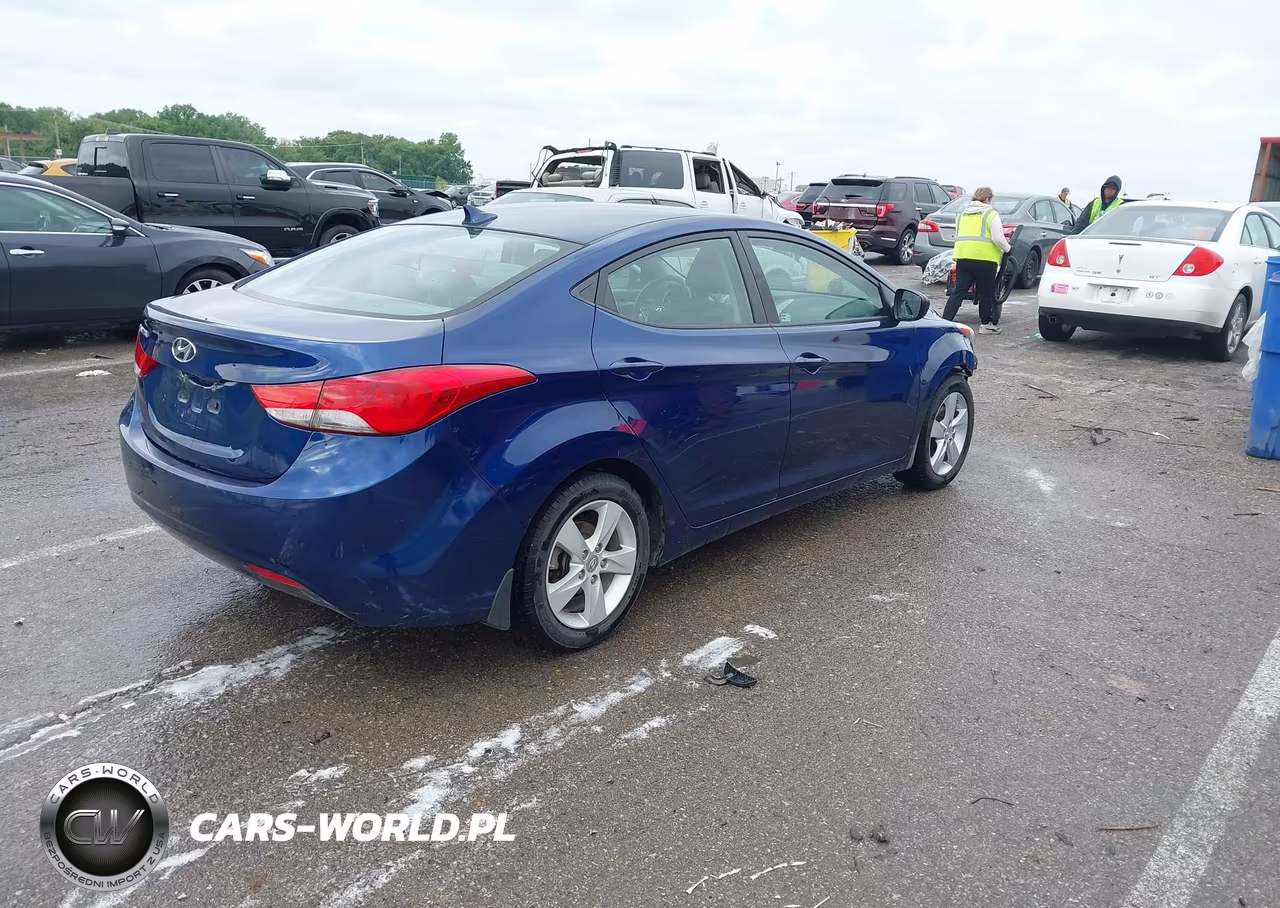 2013 Hyundai Elantra Gls VIN:KMHDH4AE7DU778947 - 4