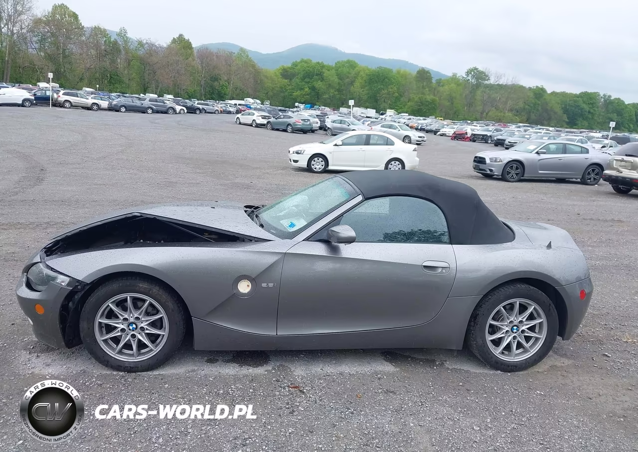 2005 BMW Z4 2.5I VIN:4USBT33575LR70209 - 15