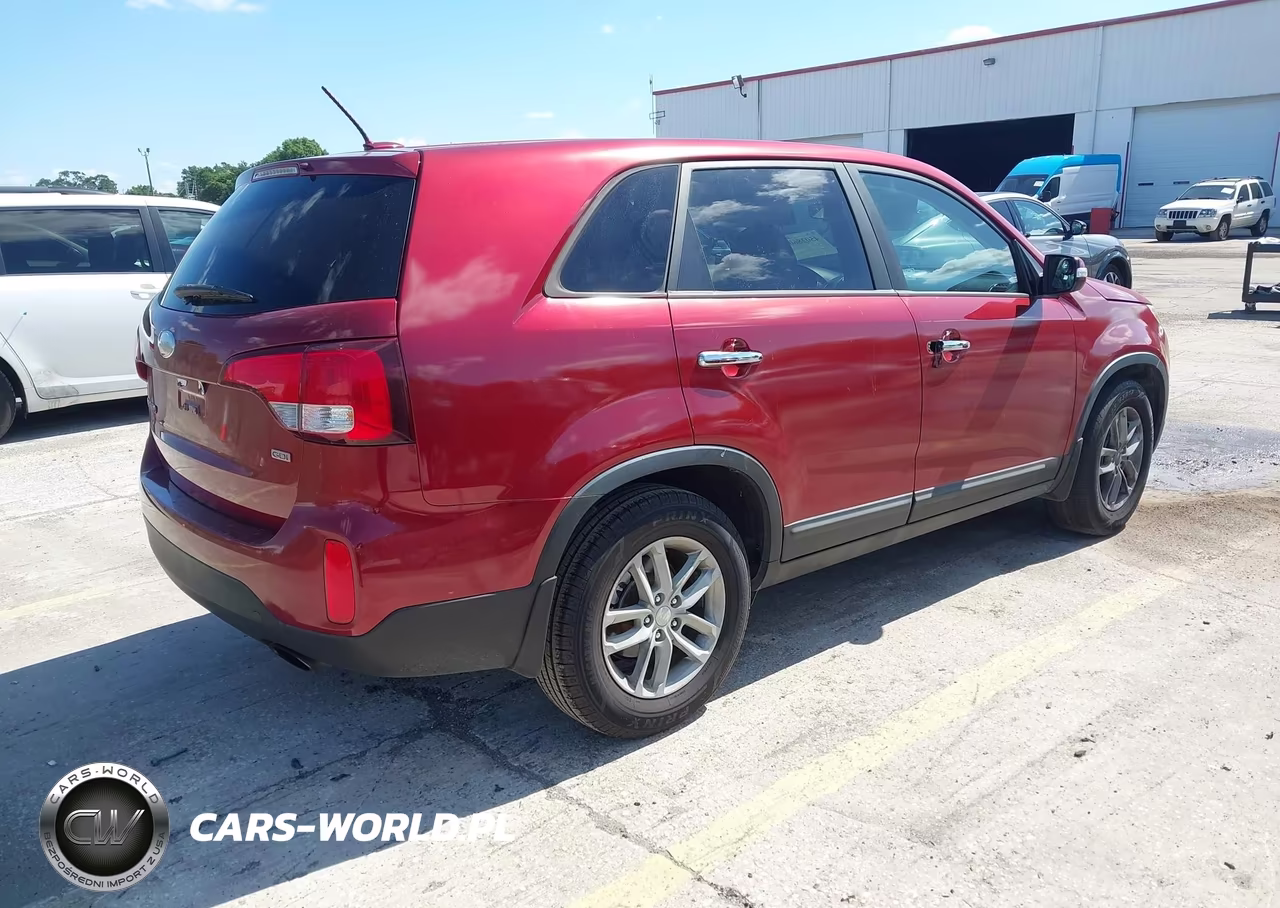 2015 Kia Sorento Lx VIN:5XYKT3A63FG553099 - 4