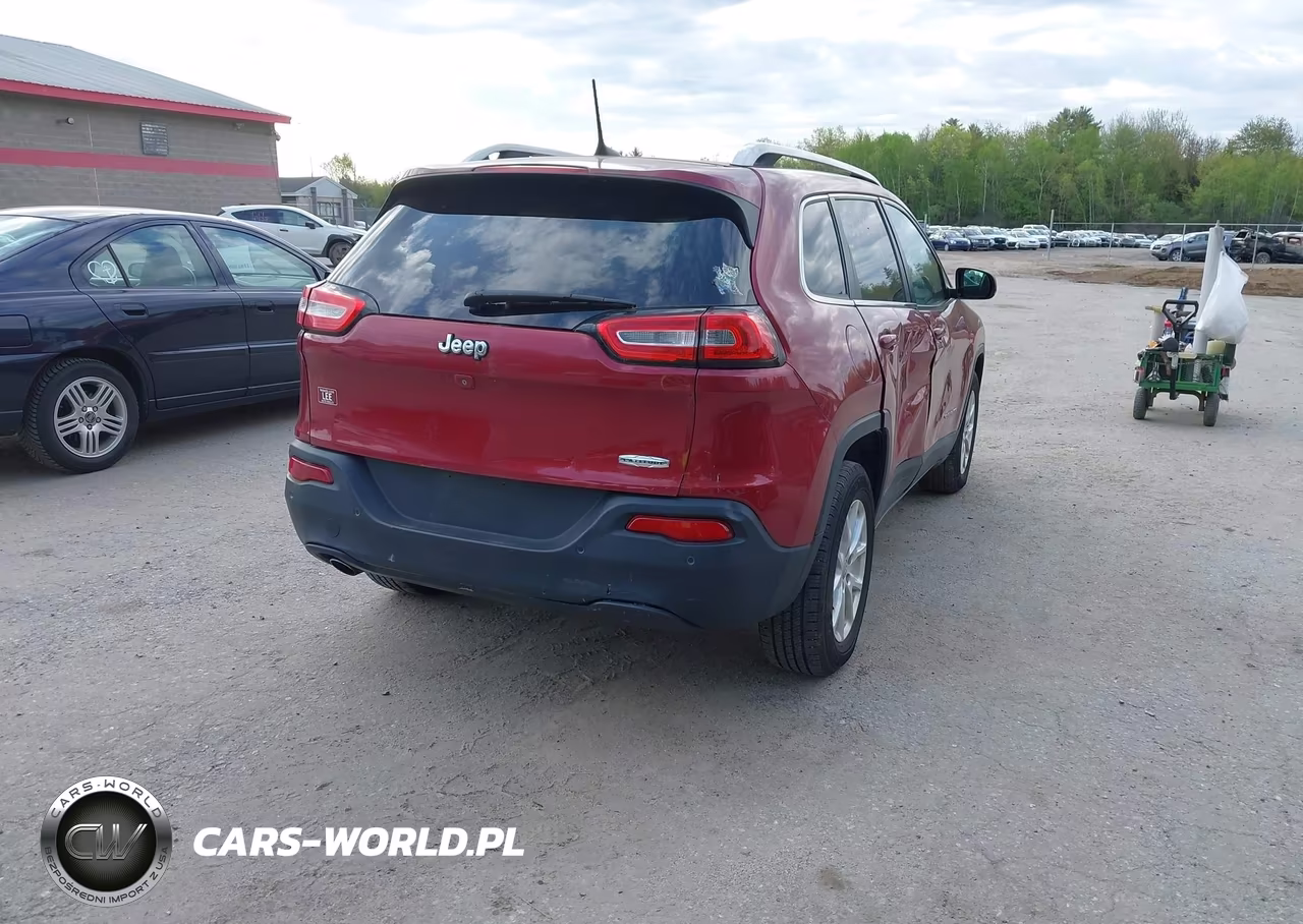 2016 Jeep Cherokee Latitude VIN:1C4PJMCB0GW270658 - 4
