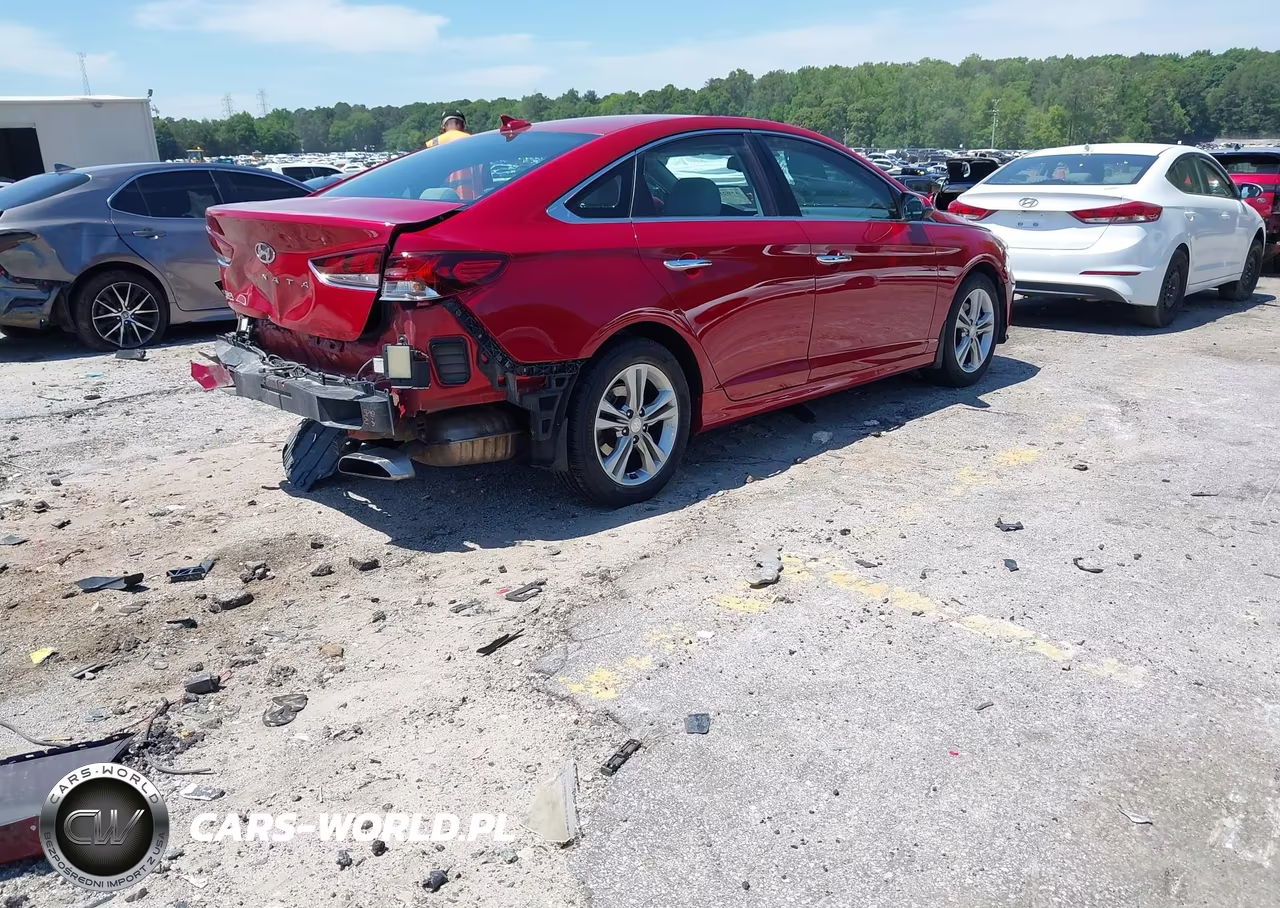 2018 Hyundai Sonata Sel+ VIN:5NPE34AF0JH724413 - 4
