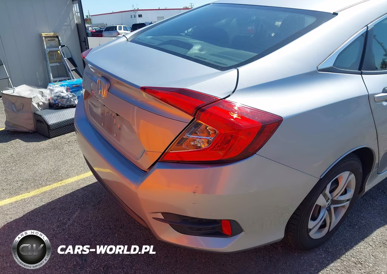 2018 Honda Civic Lx VIN:2HGFC2F53JH557306 - 4