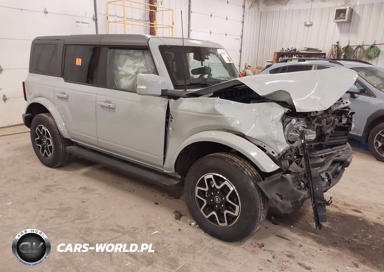 2023 Ford Bronco Outer Banks – zdjęcie 1 z 16