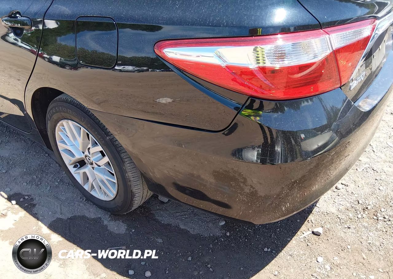 2016 Toyota Camry Le VIN:4T1BF1FK8GU255886 - 17