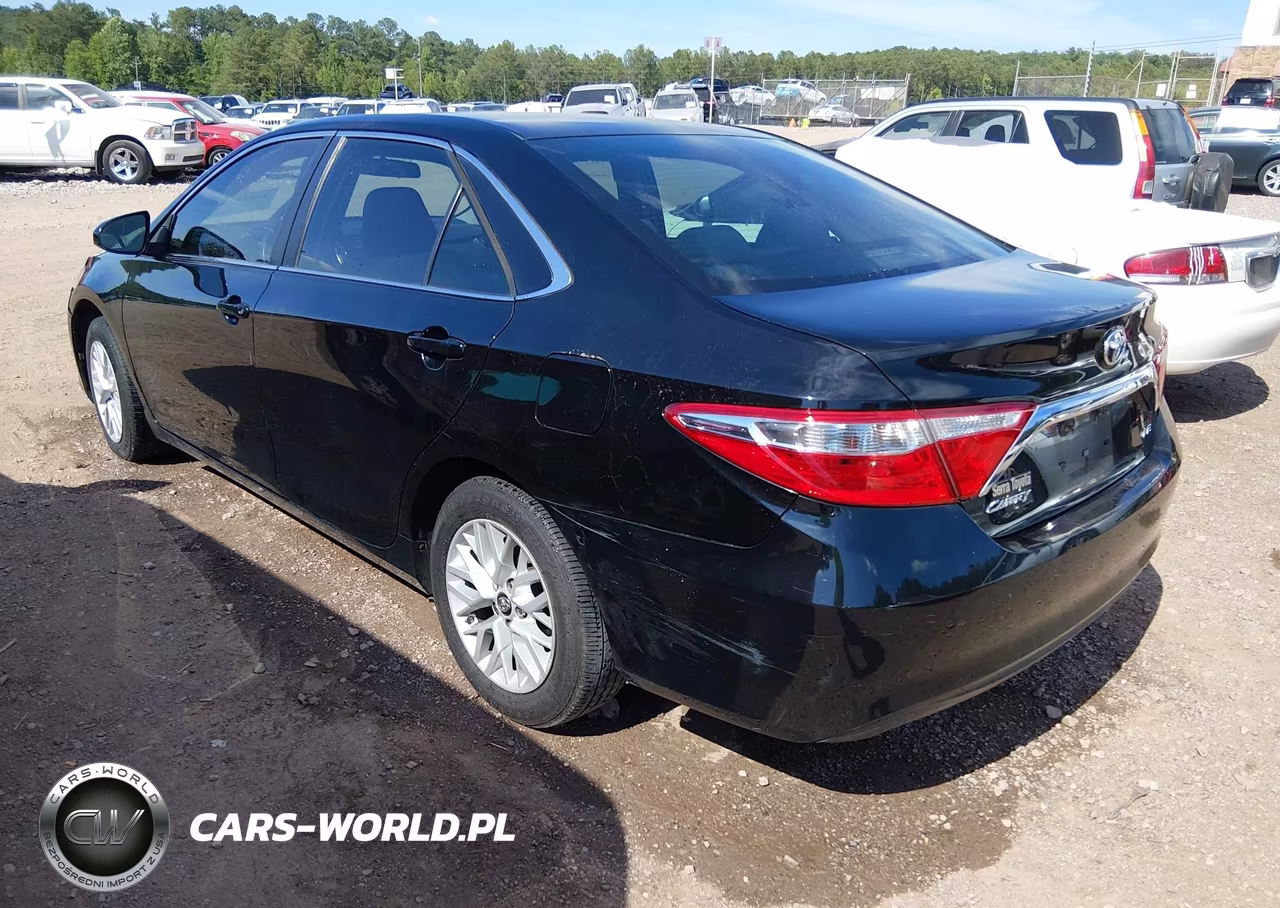 2016 Toyota Camry Le VIN:4T1BF1FK8GU255886 - 3