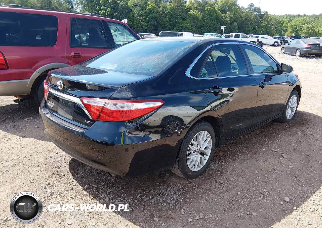 2016 Toyota Camry Le VIN:4T1BF1FK8GU255886 - 4