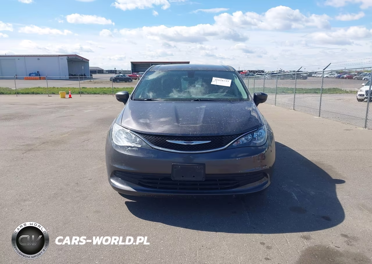 2017 Chrysler Pacifica Touring VIN:2C4RC1DG2HR668525 - 13