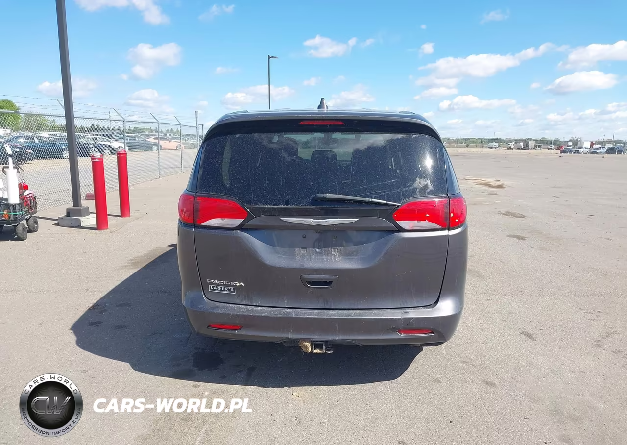 2017 Chrysler Pacifica Touring VIN:2C4RC1DG2HR668525 - 17