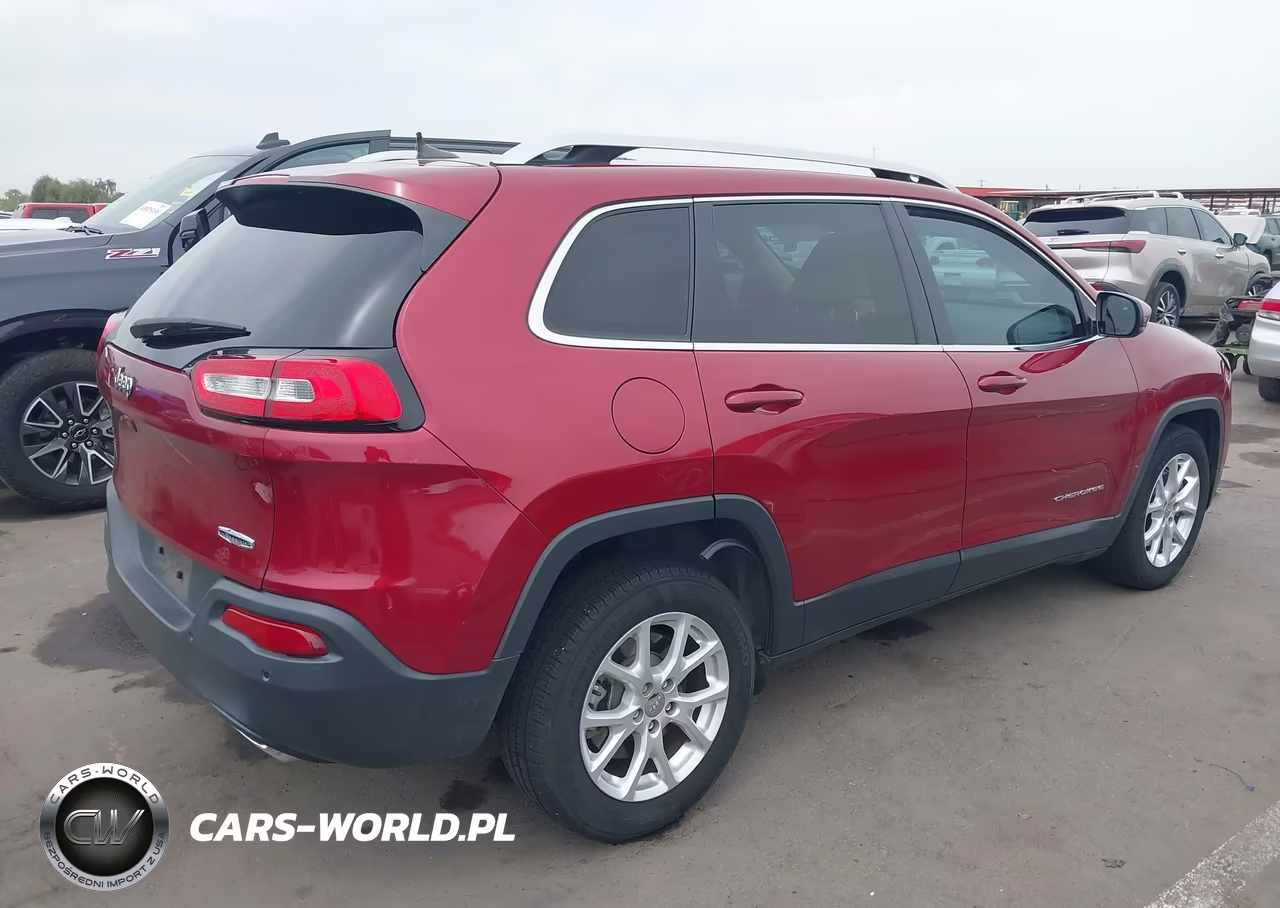 2017 Jeep Cherokee Latitude Fwd VIN:1C4PJLCS9HW596034 - 4
