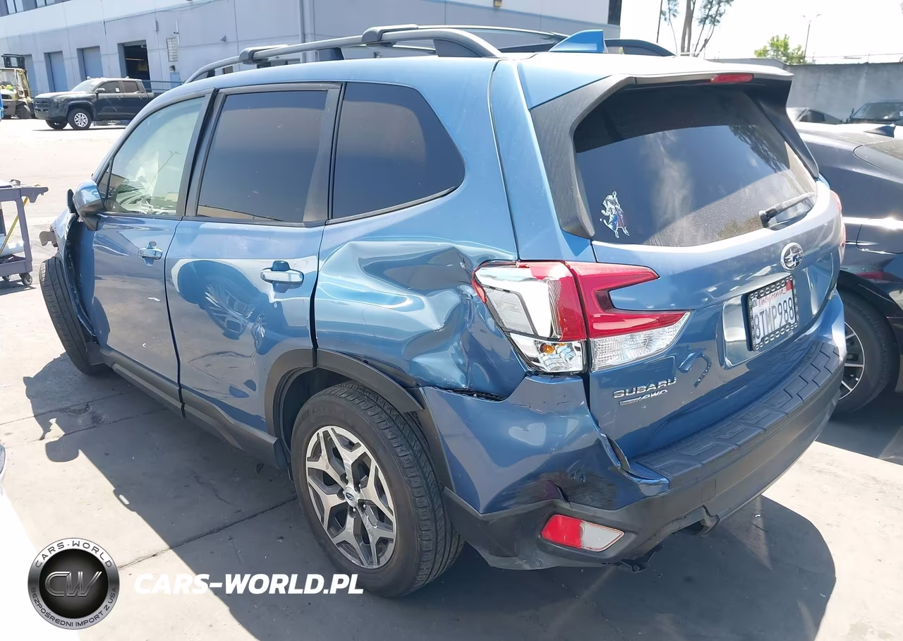 2021 Subaru Forester Premium VIN:JF2SKAFC2MH429966 - 3