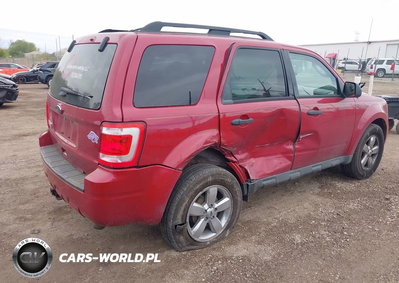 2011 Ford Escape Xlt VIN:1FMCU9DG8BKB20676 - 4