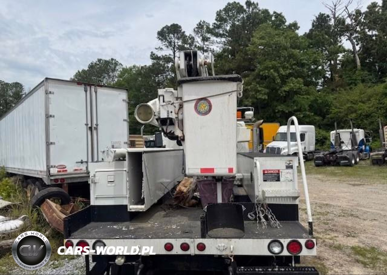 2008 International 7300 Bucket Truck VIN:IHTZZAAN88J652287 - 8
