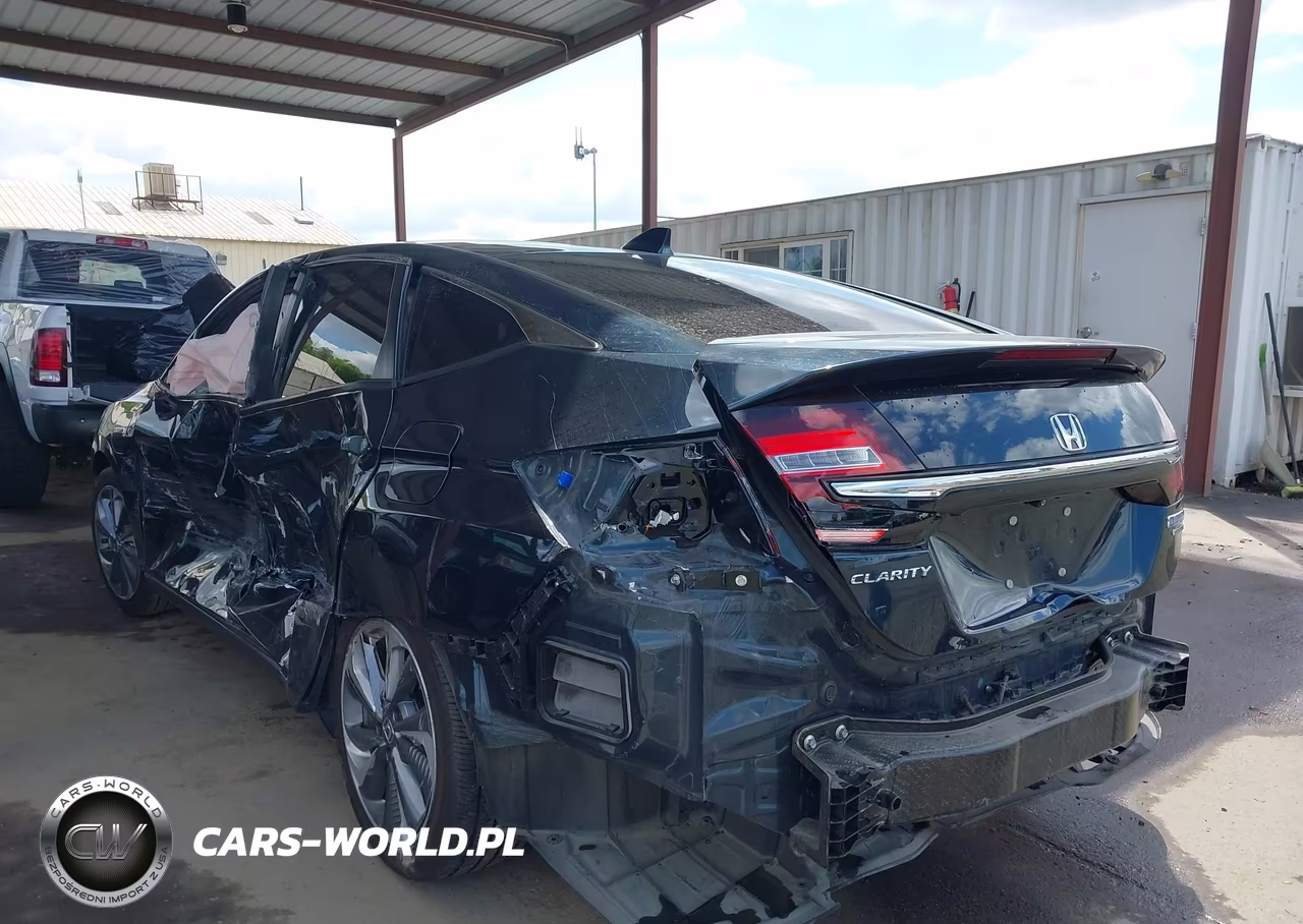 2018 Honda Clarity Plug-In Hybrid Touring VIN:JHMZC5F3XJC015567 - 3
