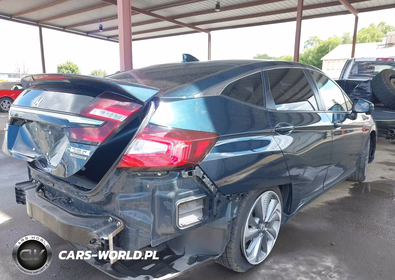 2018 Honda Clarity Plug-In Hybrid Touring VIN:JHMZC5F3XJC015567 - 4