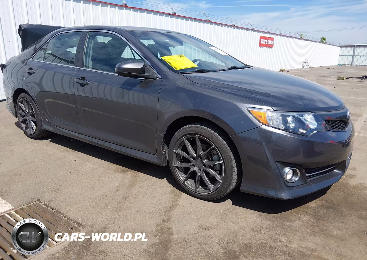 2012 Toyota Camry Se – zdjęcie 1 z 16