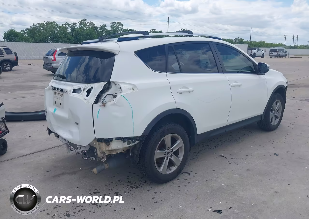 2015 Toyota Rav4 Xle VIN:JTMWFREV5FD048824 - 4