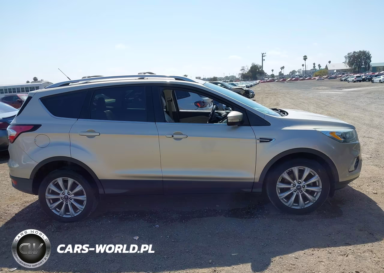 2017 Ford Escape Titanium VIN:1FMCU0JD5HUC26568 - 13
