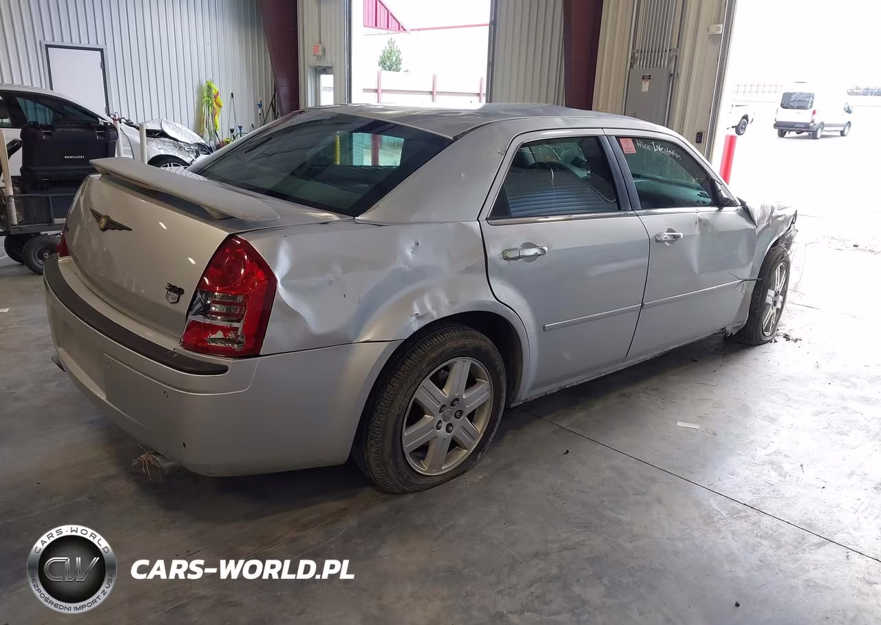 2005 Chrysler 300C VIN:2C3AK63HX5H638623 - 4