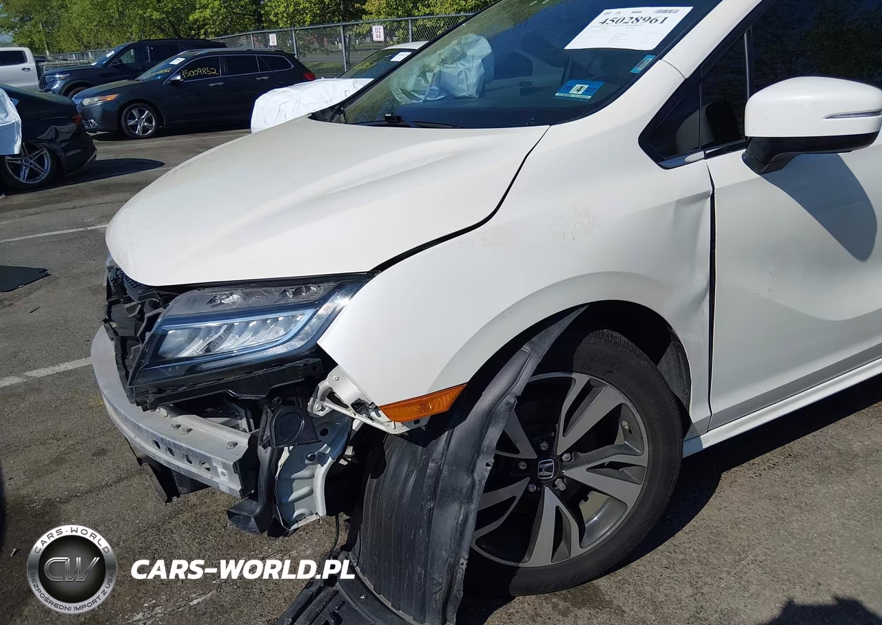 2018 Honda Odyssey Elite VIN:5FNRL6H97JB049042 - 6