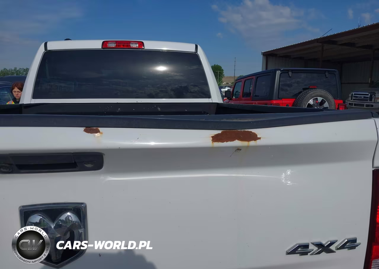 2018 Ram 1500 Tradesman 4X4 6'4 Box VIN:1C6RR7ST0JS206347 - 17