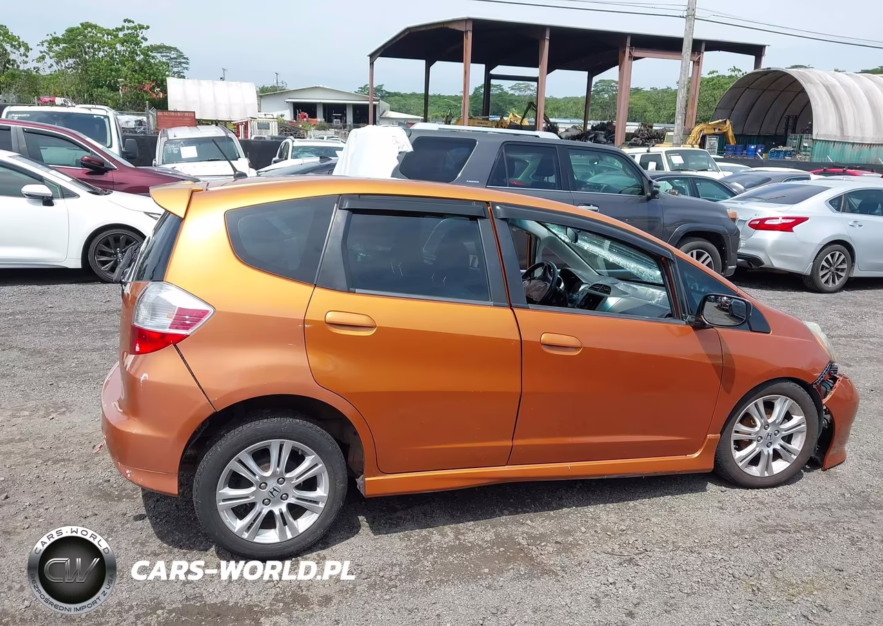 2009 Honda Fit Sport VIN:JHMGE88479S033695 - 12