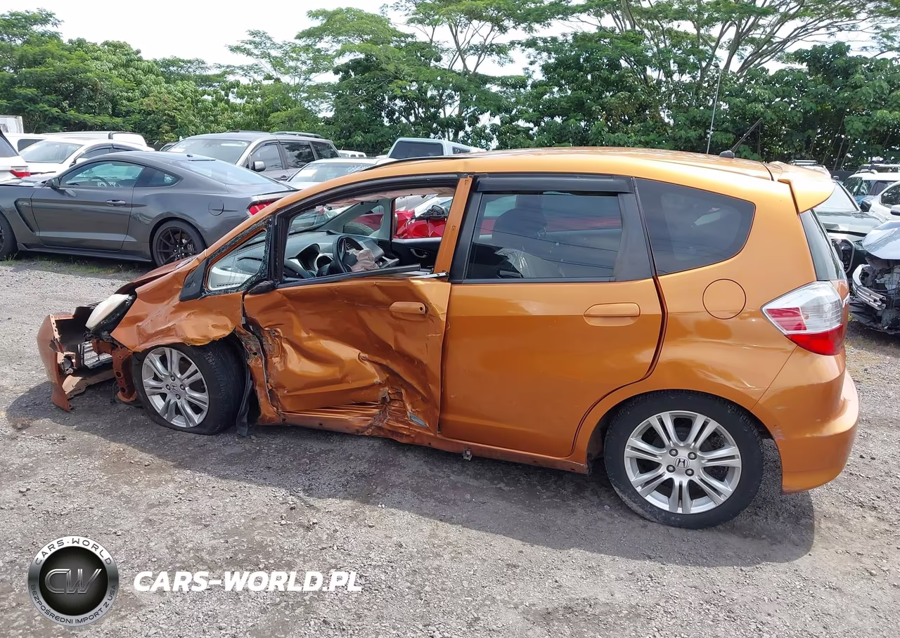 2009 Honda Fit Sport VIN:JHMGE88479S033695 - 13