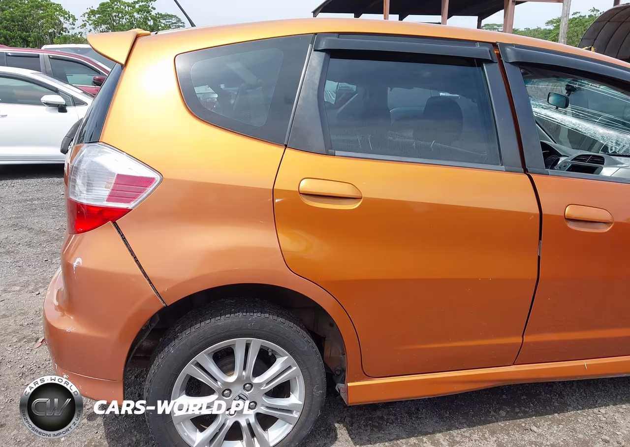 2009 Honda Fit Sport VIN:JHMGE88479S033695 - 18