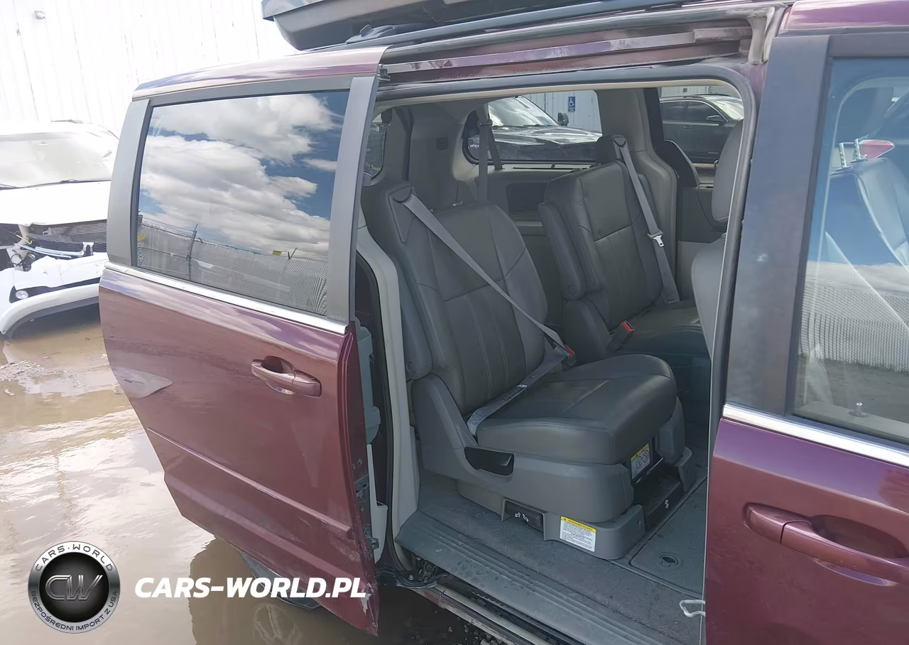 2008 Chrysler Town & Country Touring VIN:2A8HR54P58R699522 - 8
