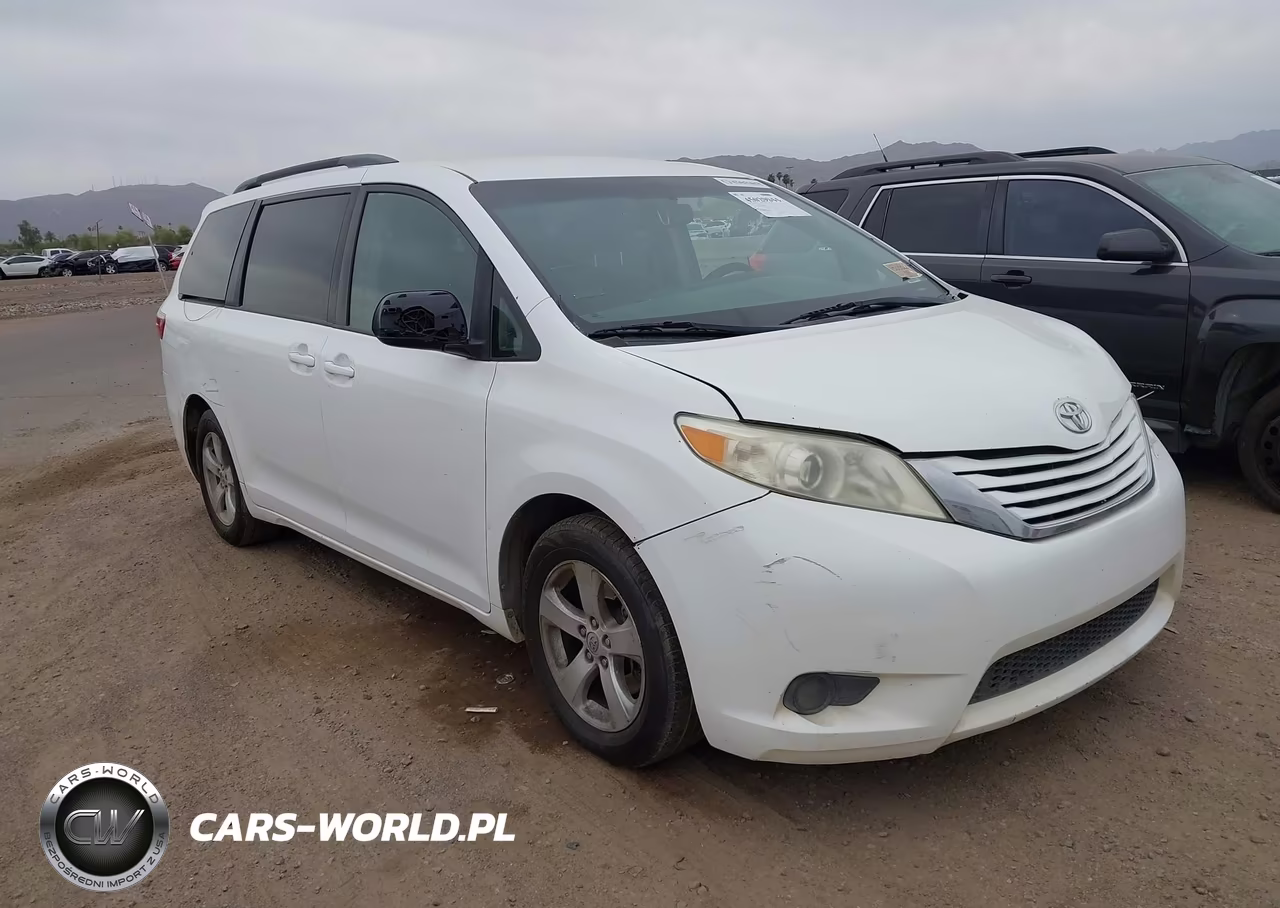 2015 Toyota Sienna Le 8 Passenger