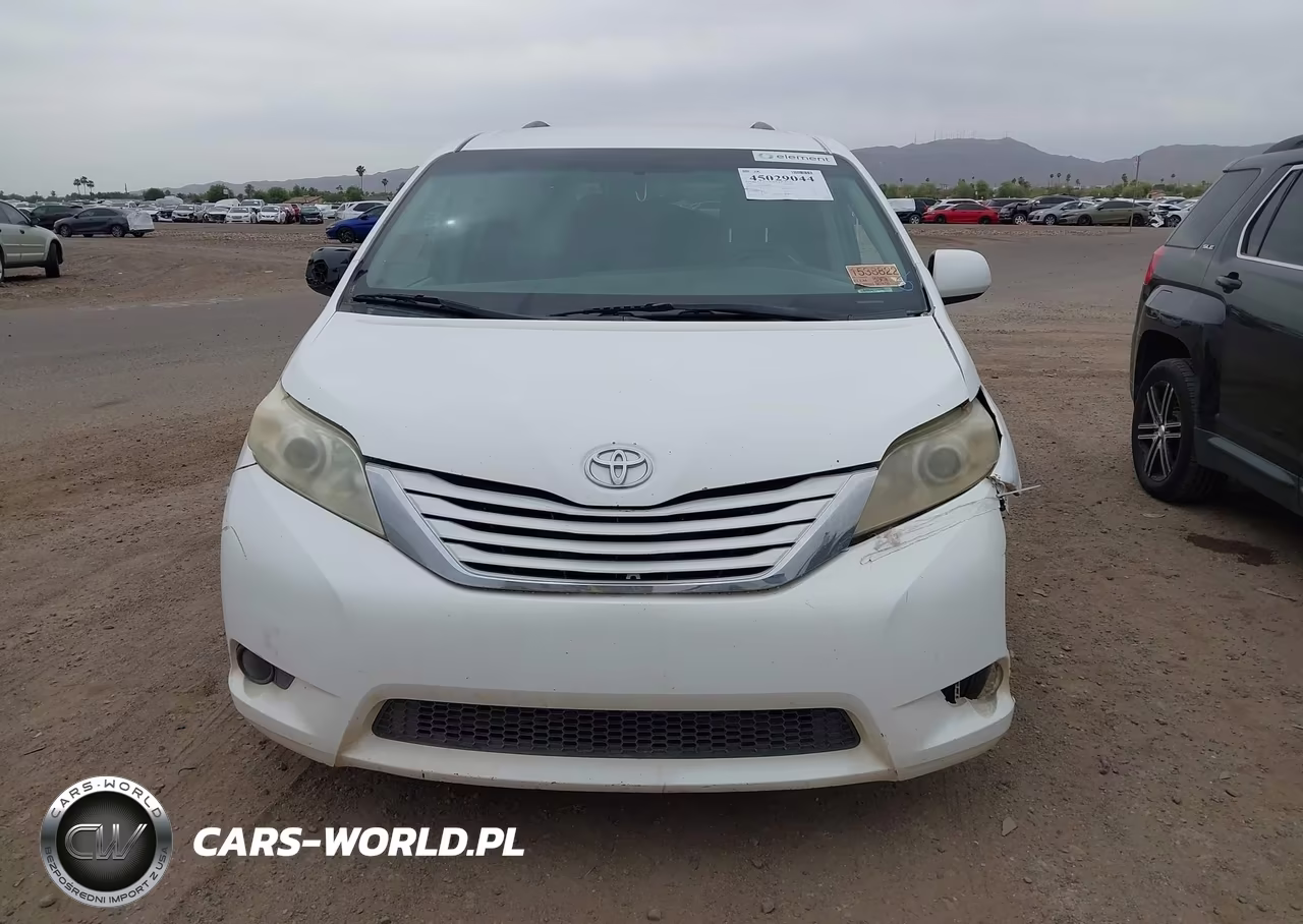 2015 Toyota Sienna Le 8 Passenger VIN:5TDKK3DC5FS582403 - 12