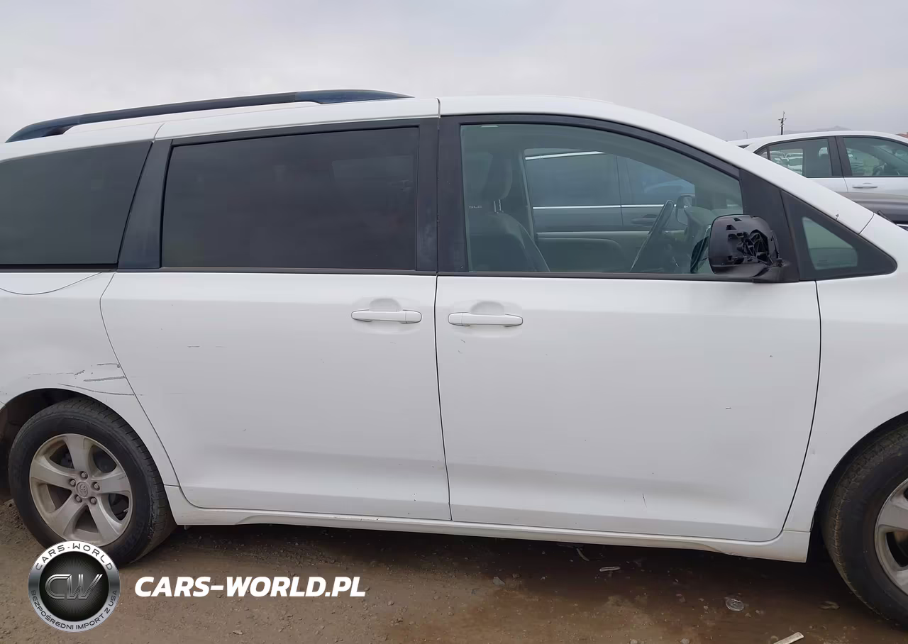 2015 Toyota Sienna Le 8 Passenger VIN:5TDKK3DC5FS582403 - 13