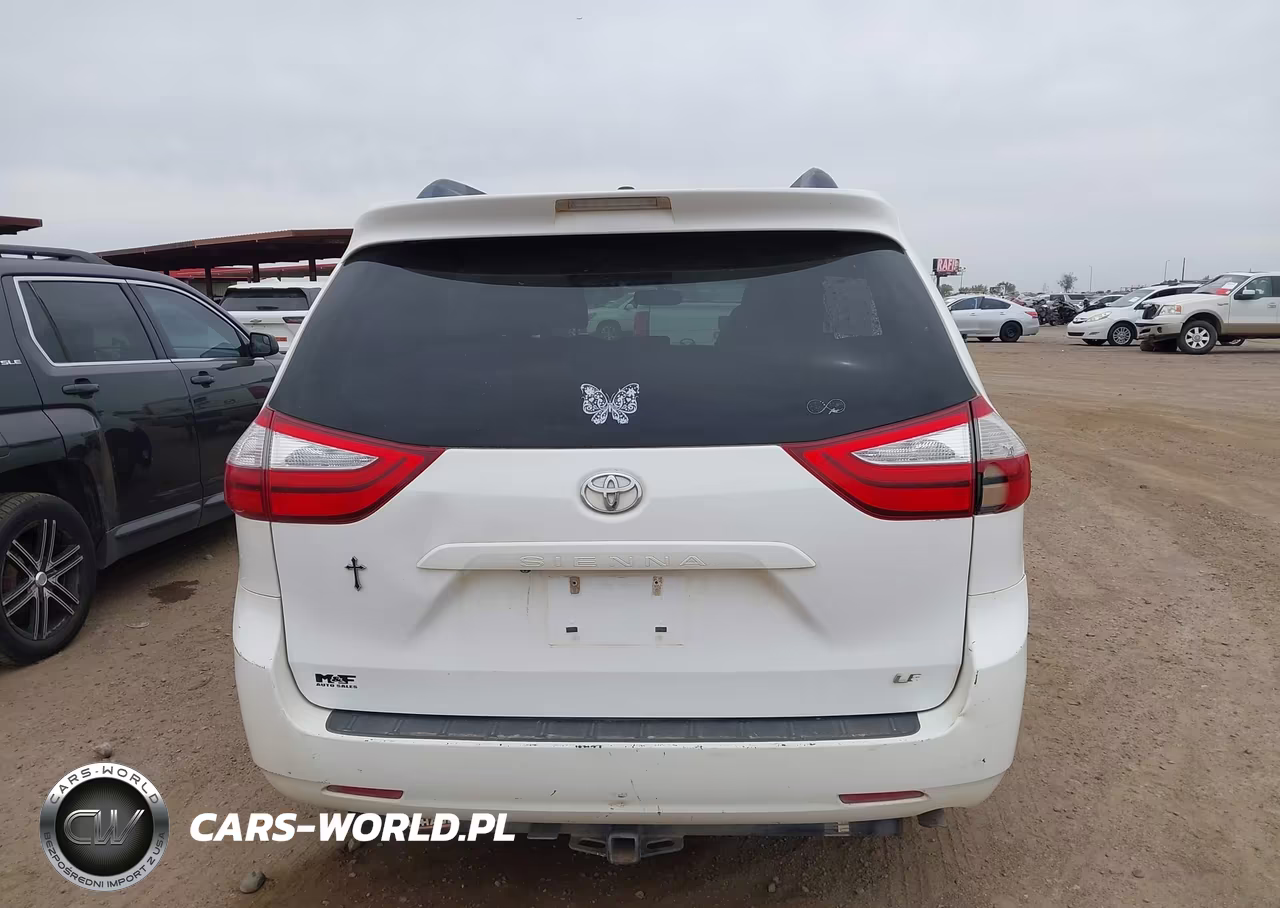 2015 Toyota Sienna Le 8 Passenger VIN:5TDKK3DC5FS582403 - 16