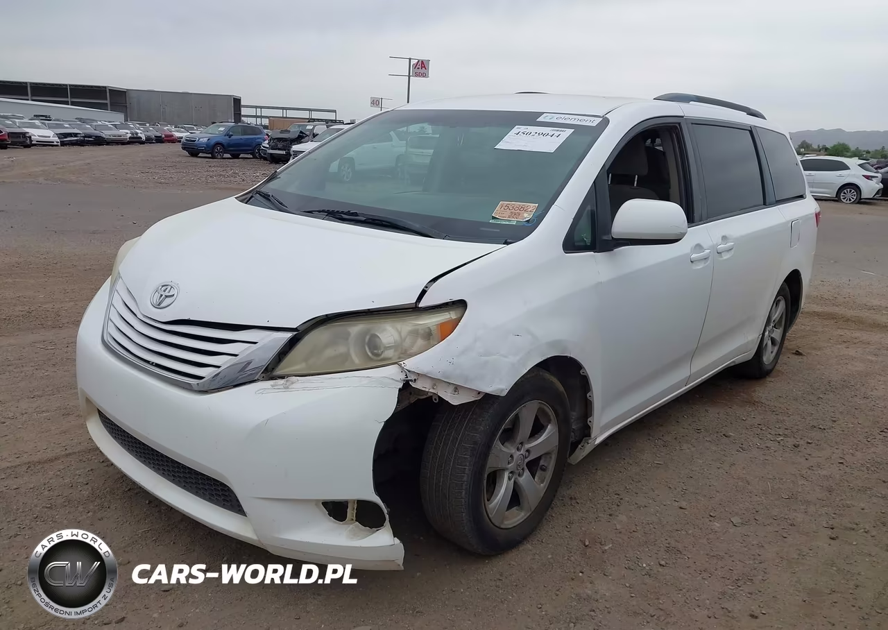 2015 Toyota Sienna Le 8 Passenger VIN:5TDKK3DC5FS582403 - 2
