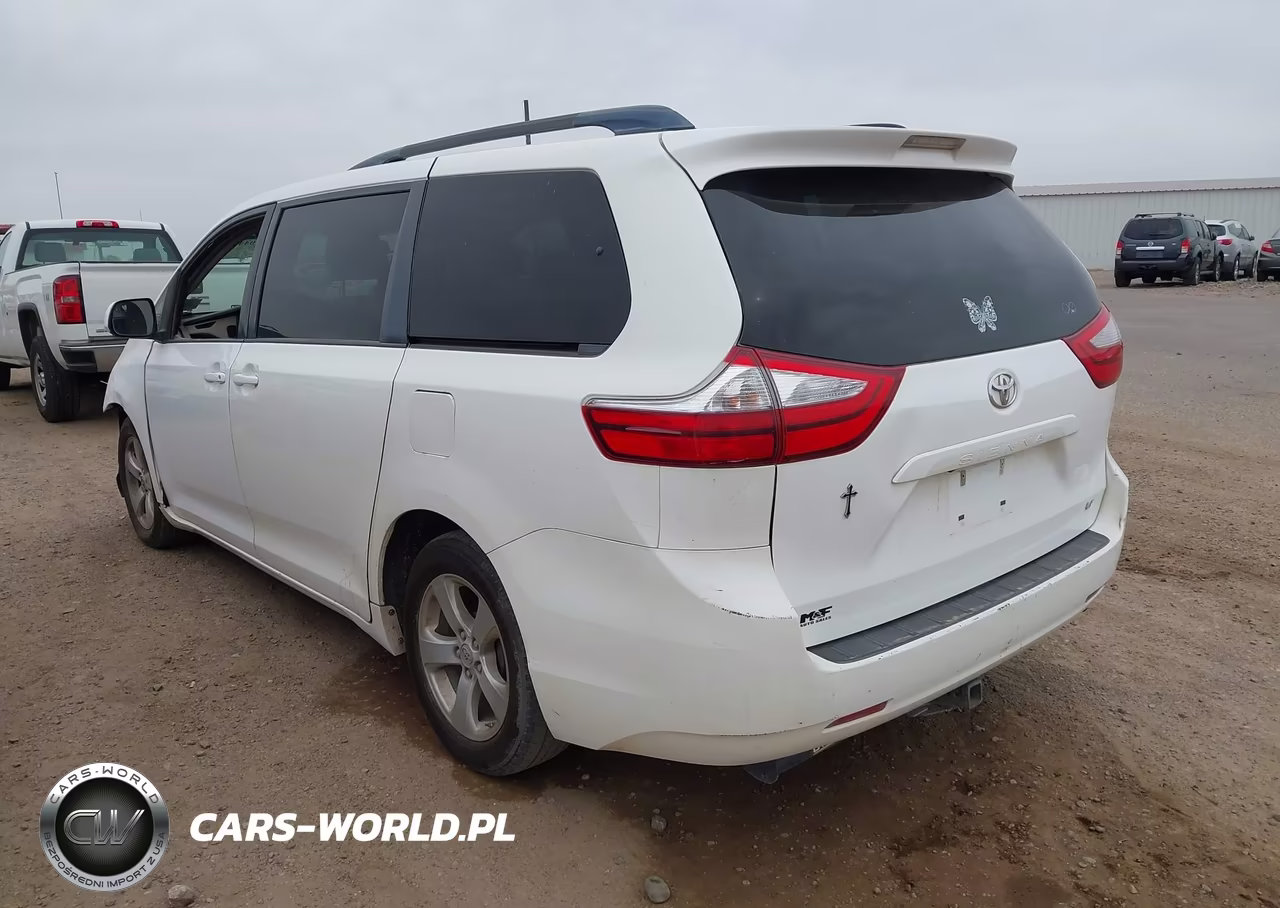 2015 Toyota Sienna Le 8 Passenger VIN:5TDKK3DC5FS582403 - 3