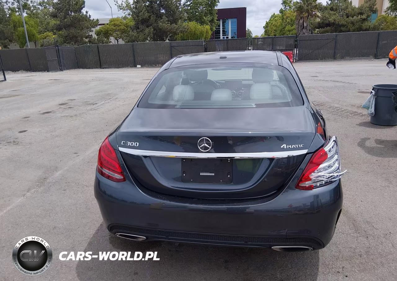 2015 Mercedes-Benz C 300 Sport 4Matic VIN:55SWF4KB2FU008785 - 16