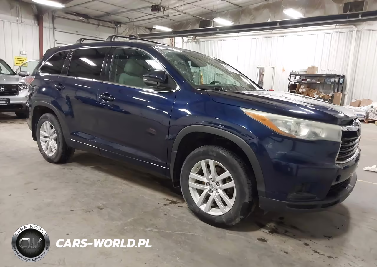 2015 Toyota Highlander Le V6 – zdjęcie 1 z 17