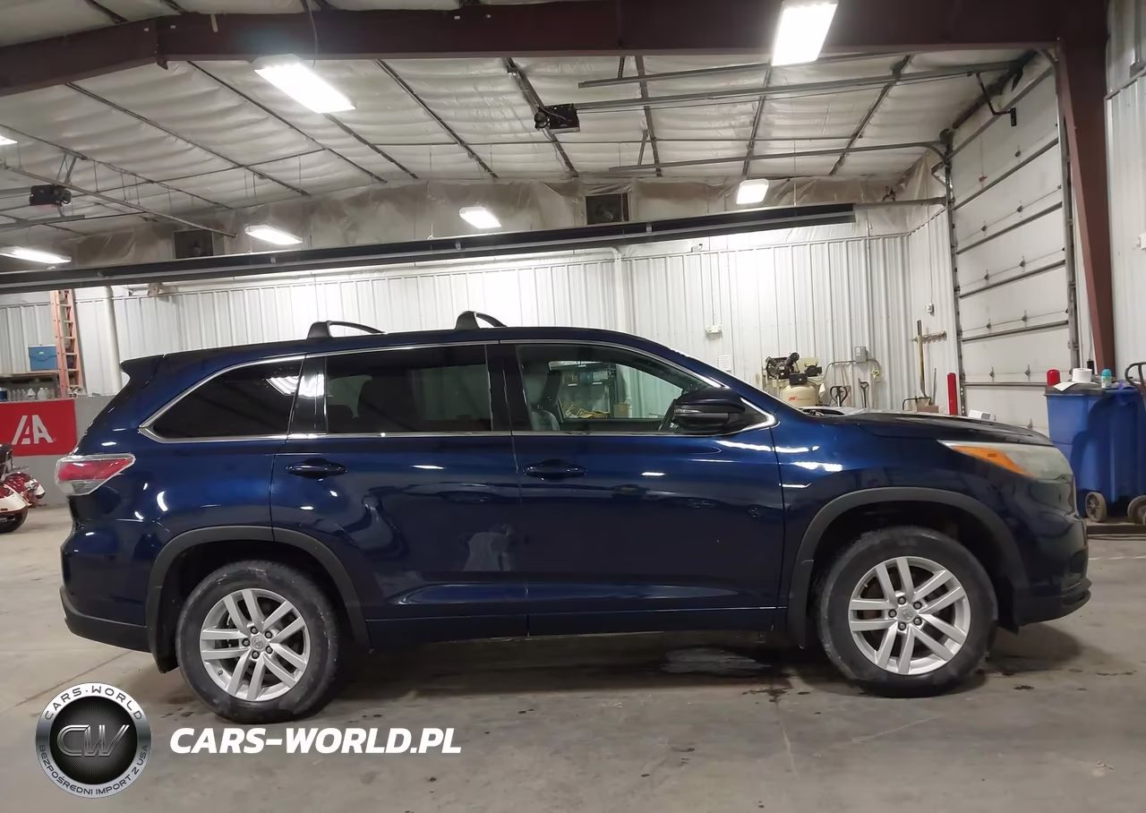 2015 Toyota Highlander Le V6 VIN:5TDBKRFH6FS142265 - 13