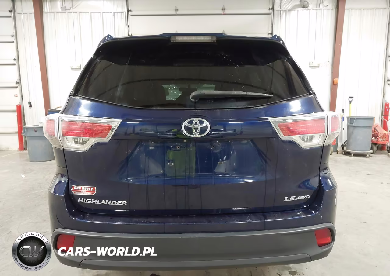 2015 Toyota Highlander Le V6 VIN:5TDBKRFH6FS142265 - 16