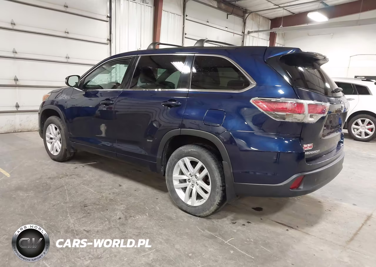 2015 Toyota Highlander Le V6 VIN:5TDBKRFH6FS142265 - 3